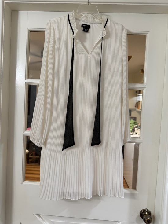Dkny Dresses & Skirts - DKNY trendy pleated dress